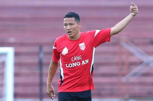 Anh Đức ghi bàn ở tuổi 37