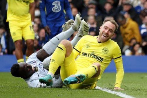 Eriksen ghi bàn giúp Brentford thắng Chelsea 4-1