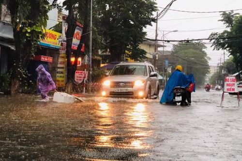 Mưa lớn vào mùa khô ở miền Trung: Bất thường so với quy luật