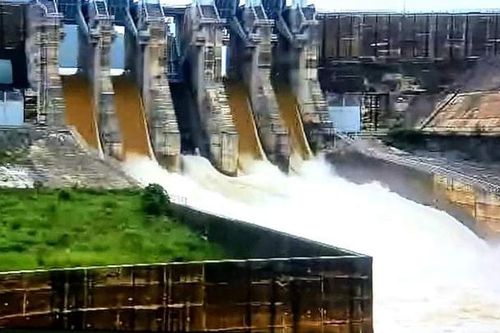 Thừa Thiên - Huế: Mưa lớn trên diện rộng, nhiều thủy điện bắt đầu xả lũ