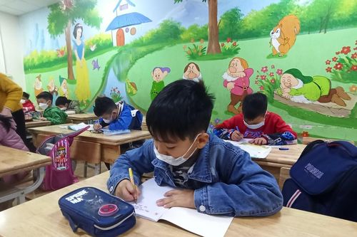 Hà Nội: Lo học sinh trầm cảm, phụ huynh mong con sớm được đến trường