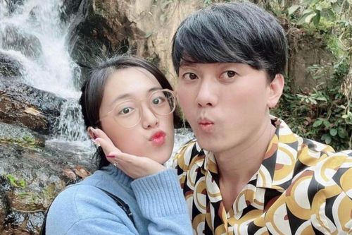 Vợ trẻ kém 16 tuổi nhắn nhủ ngọt ngào tới Quách Ngọc Tuyên dịp sinh nhật: 'Luôn hạnh phúc bên em và con'