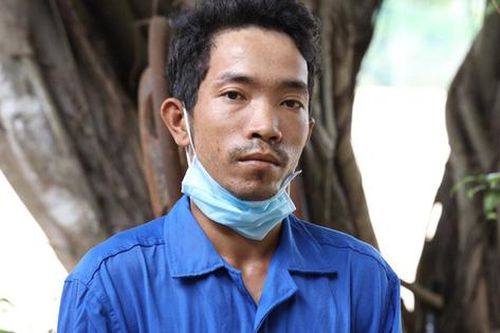 Trộm két sắt rồi chặn đường nhờ người khiêng hộ lên xe máy