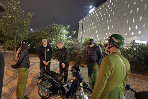 Công an Hà Nội: Chặn, bắt 'tổ lái' tìm nhau đi 'bão' đêm
