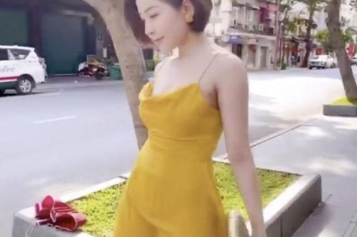 Không chỉ Midu, nhiều cô gái cũng gặp tình huống 'muốn quên' với váy lụa