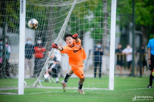 'Người hùng' của U19 SLNA Nguyễn Cảnh Tiệp: Phiên bản Trần Nguyên Mạnh