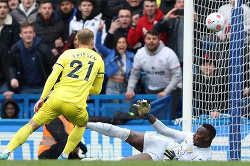 Eriksen lập công, Brentford đại thắng Chelsea ngay tại Stamford Bridge