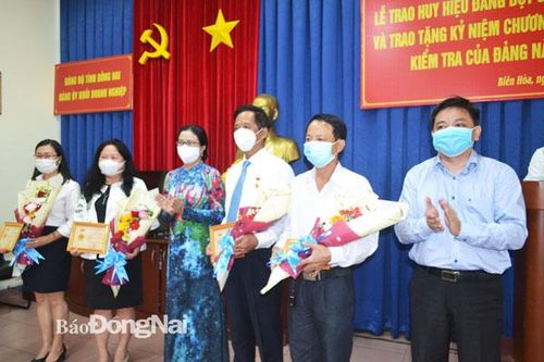 Gạn đục khơi trong…