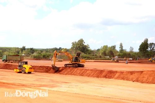 Công suất thi công hạng mục san nền mới chỉ đạt từ 65-85 ngàn m3/ngày đêm