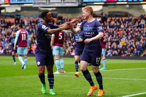 Manchester City tái chiếm ngôi đầu sau trận thắng dễ Burnley