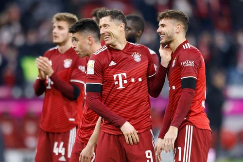Bayern Munich đá với 12 cầu thủ