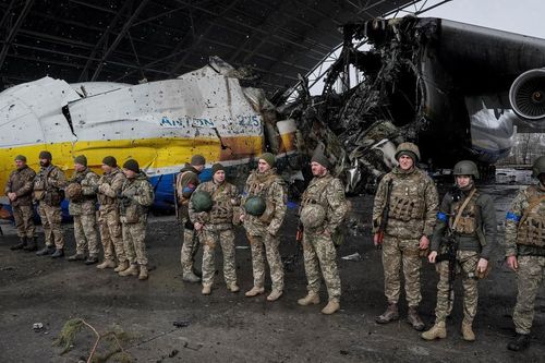 Máy bay lớn nhất thế giới Antonov AN-225 của Ukraine hóa sắt vụn