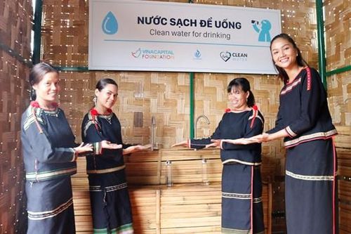 Bàn giao hệ thống lọc nước trị giá hơn 400 triệu đồng cho buôn Sút M'đưng