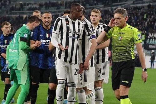 Tranh cãi dữ dội trong trận đấu giữa Juventus và Inter