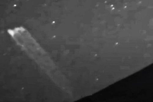 Vật thể lạ lao thẳng ra từ miệng núi lửa Mexico: Nghi là UFO?