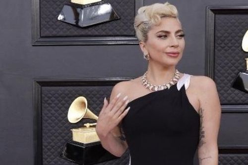 Dàn sao thế giới nổi bật trên thảm đỏ Grammy 2022