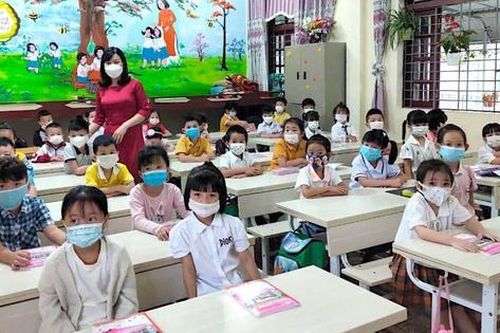 Phụ huynh nói gì khi Hà Nội cho học sinh từ lớp 1 đến lớp 6 tới trường?
