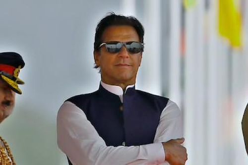 Thủ tướng Pakistan lật ngược kế hoạch loại bỏ ông