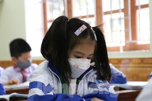 Học sinh Nghệ An háo hức ngày đầu trở lại trường