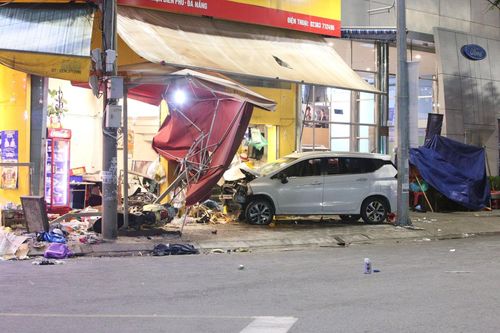 Tài xế điều khiển xe ô tô lao vào tiệm bánh mì có sử dụng rượu bia