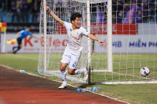 Văn Quyết, Hùng Dũng là điểm khác biệt