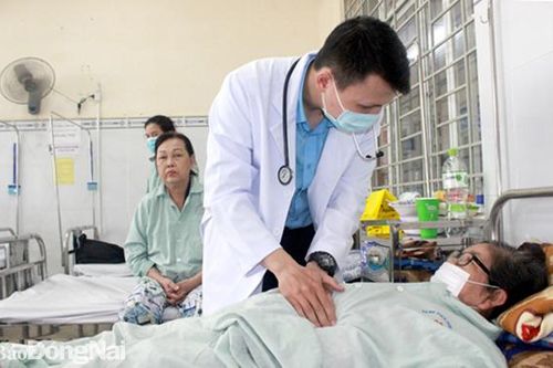 Bác sĩ trẻ nhiệt huyết, yêu nghề