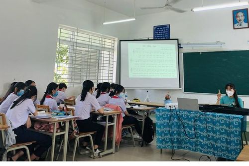 Dạy học trên truyền hình KTV cho học sinh lớp 9 và 12