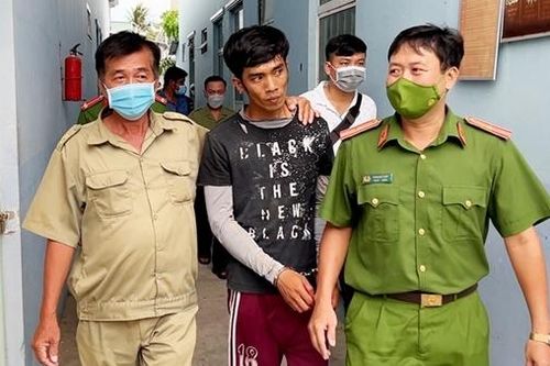 Giết vợ vì ghen