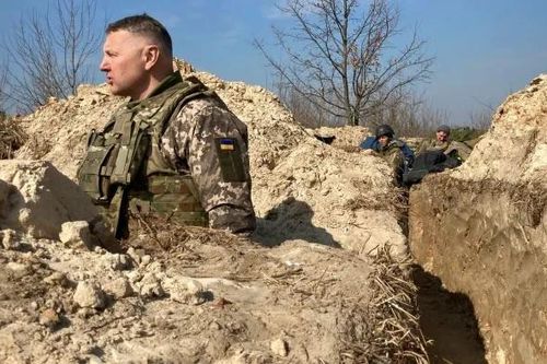 Lực lượng Ukraine ở Donbas chuẩn bị đối đầu lính Nga