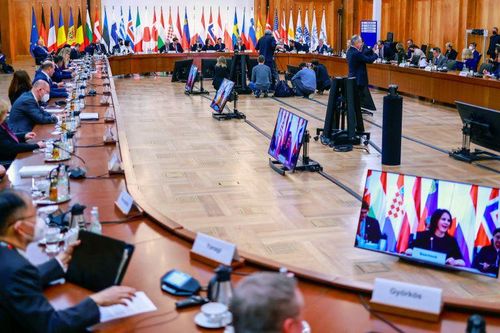 Cam kết hỗ trợ Moldova giải quyết vấn đề người tị nạn Ukraine