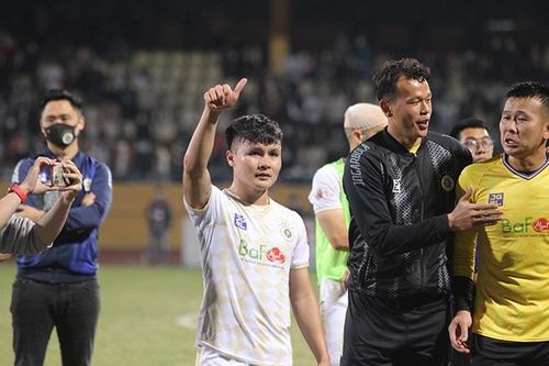 Hà Nội FC nhắm ngoại binh thay thế Quang Hải