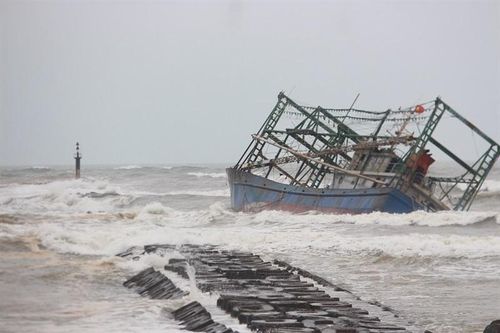 Tàu sắt mắc cạn