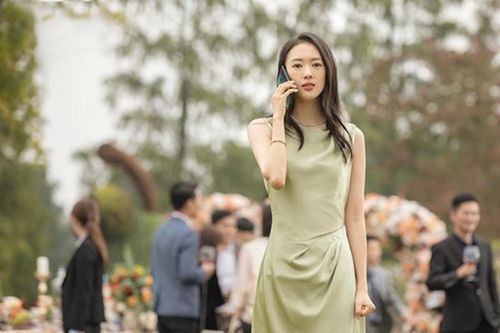 Ngoại tình với con trai sếp, con dâu bị mẹ chồng bắt tại trận