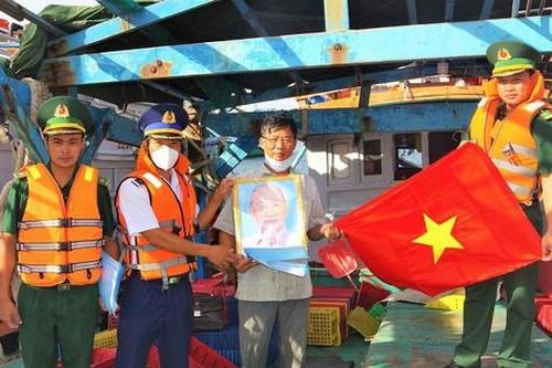 Bộ đội Biên phòng Kiên Giang tuyên truyền ngư dân chấm dứt khai thác hải sản trái phép ở vùng biển nước ngoài