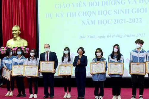 Bắc Ninh tổ chức tuyên dương giáo viên, học sinh có thành tích xuất sắc trong Kỳ thi học sinh giỏi Quốc gia