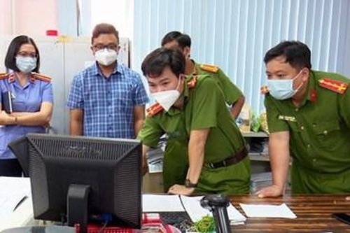 Khởi tố 2 nhân viên ngân hàng lợi dụng chức vụ, tham ô tài sản