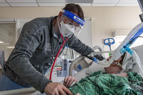 Nghiên cứu mới về một số di chứng thần kinh sau khi mắc COVID-19