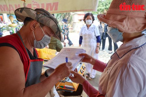 Nhiều cơ sở kinh doanh ăn uống ở chùa Tây Phương bị xử phạt