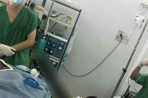 Khánh Hòa: Cấp cứu cho bệnh nhân bị kiếm đâm xuyên thắt lưng trái