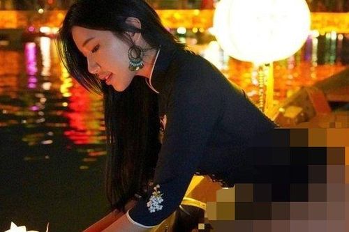 Cô gái ăn mặc phản cảm tạo dáng chụp hình ở Hội An lên tiếng xin lỗi