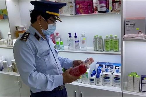 Tiền Giang: Bán mỹ phẩm không rõ nguồn gốc trên Facebook, bị phạt hơn 15 triệu đồng