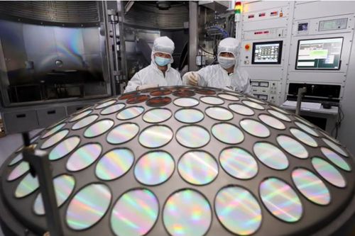 Các nhà sản xuất chip hàng đầu Trung Quốc thúc đẩy kế hoạch mở rộng bất chấp căng thẳng về chính trị