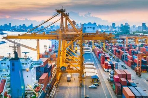 Cuộc chiến Nga – Ukraine làm tăng rủi ro và lạm phát ở Việt Nam