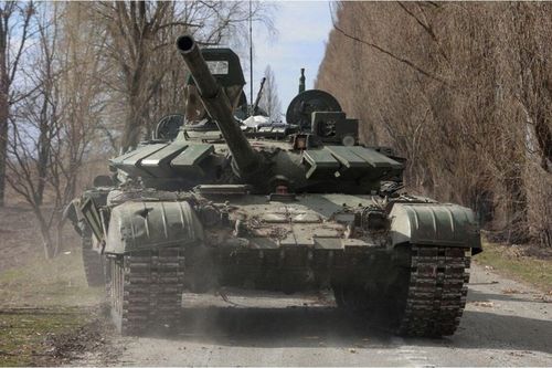 Quốc gia NATO đầu tiên gửi xe tăng 'làm quà' cho Ukraine