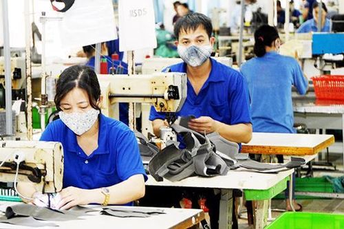 Làm thêm giờ chỉ là giải pháp tình thế để phục hồi kinh tế
