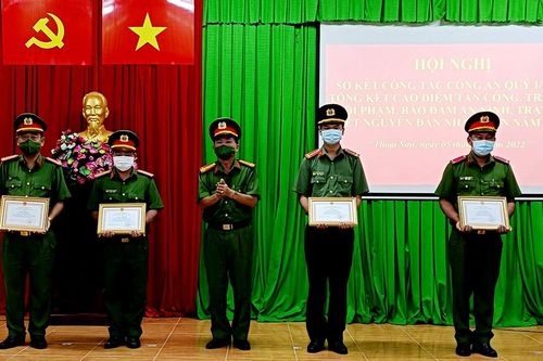 Công an huyện Thoại Sơn tổ chức hội nghị sơ kết công tác quý I và tổng kết cao điểm tấn công, trấn áp tội phạm