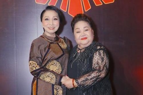 NSND Ngọc Giàu - Bạch Tuyết cùng nắm tay gìn giữ cải lương