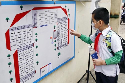 Hà Nội: 75,3% học sinh tiểu học trở lại trường trong buổi học đầu tiên