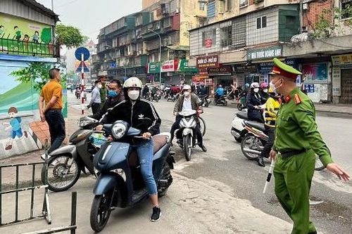 Không xảy ra tai nạn, va chạm tại các điểm trường trong ngày đầu đi học trở lại