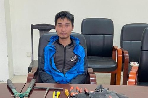 Bắt khẩn cấp đối tượng cắt trộm dây cáp điện